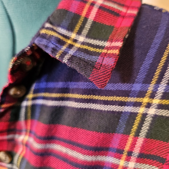 American Eagle Outfitters red and blue plaid flannel button-down shirt M US - Picture 3 of 9